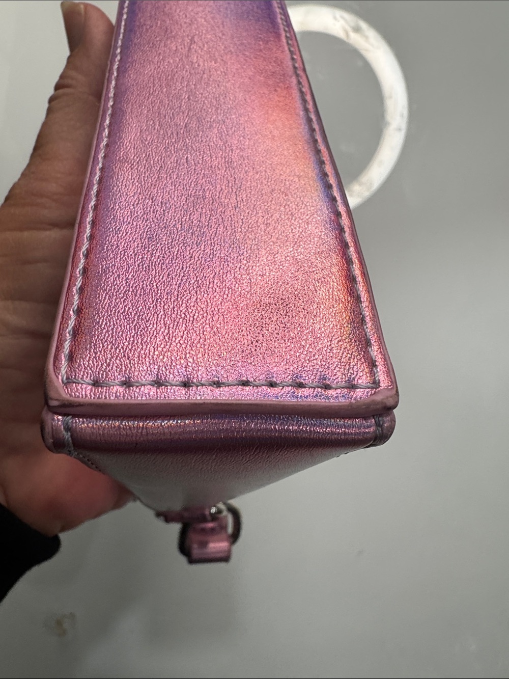 Iridescent clutch - Picture 4 of 9